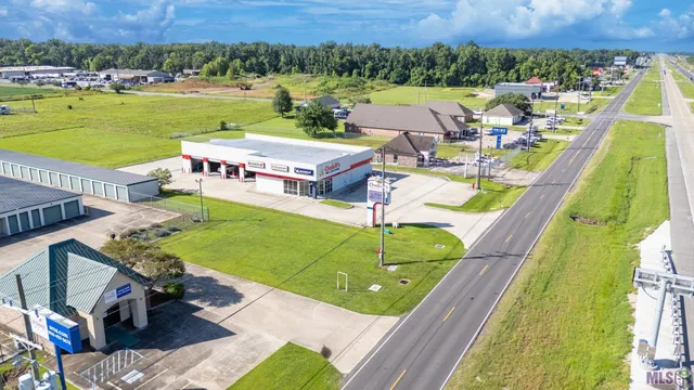 $1,800,000 | 3459 Highway 1, Port Allen, LA 70767