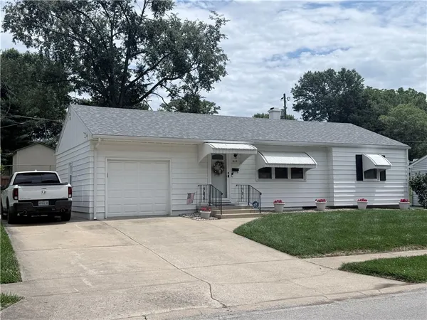 $189,000 | 1613 North McCoy Street, Independence, MO 64050