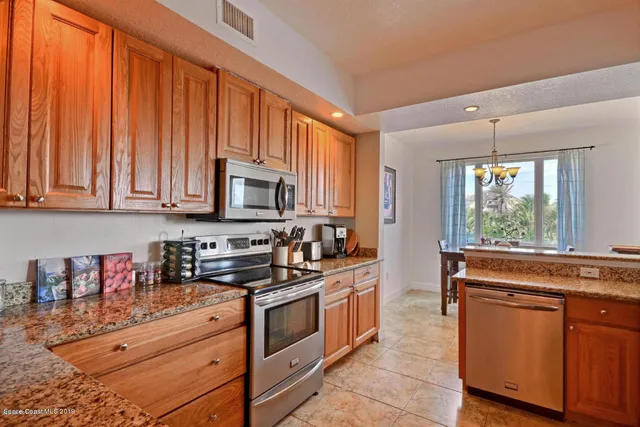 $3,600 | 130 Warsteiner Way, Unit 204, Melbourne Beach, FL 32951