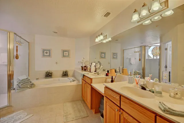 $3,600 | 130 Warsteiner Way, Unit 204, Melbourne Beach, FL 32951