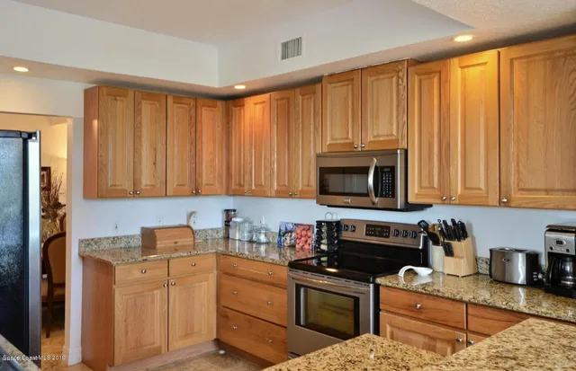 $3,600 | 130 Warsteiner Way, Unit 204, Melbourne Beach, FL 32951