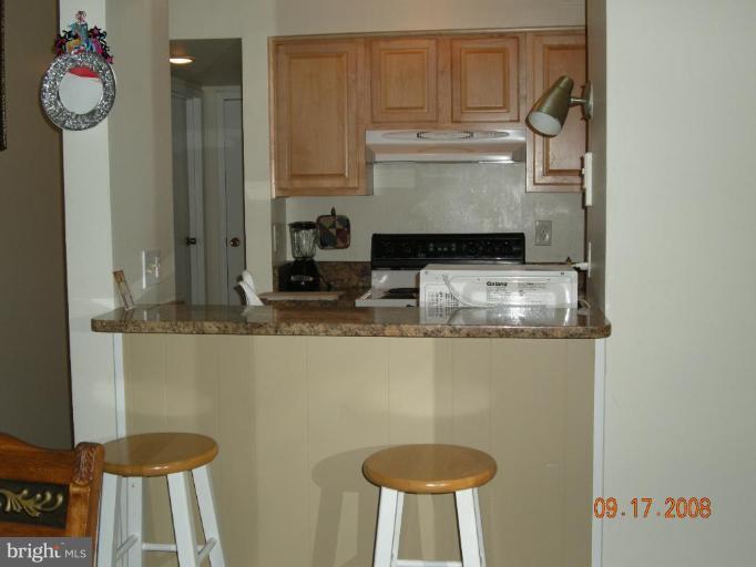 8507 Barrington Court, Unit P Springfield, VA 22152 - Photo 3 of 17 Breakfast Area