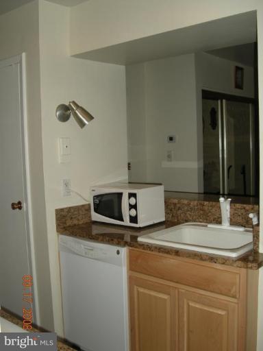 8507 Barrington Court, Unit P Springfield, VA 22152 - Photo 8 of 17 Kitchen #2
