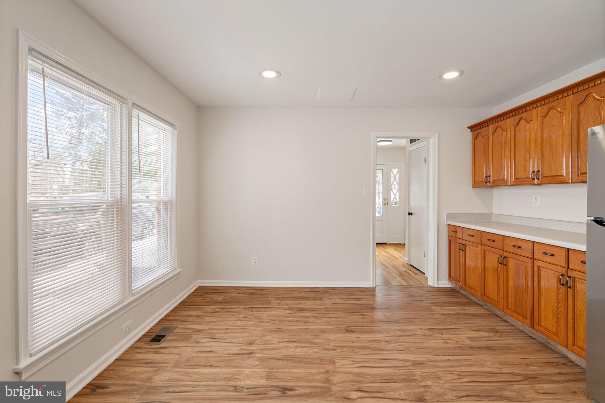 4355 Lorcom Lane Arlington, VA 22207 - Photo 12 of 36 Large kitchen table space
