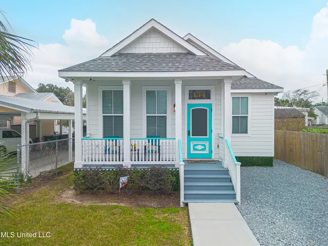 $575,900 | 134 Demontluzin Avenue, Bay St. Louis, MS 39520