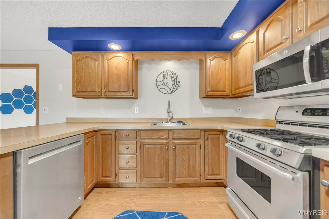 22 Grace Way Lancaster, NY 14086 - Photo 5 of 44