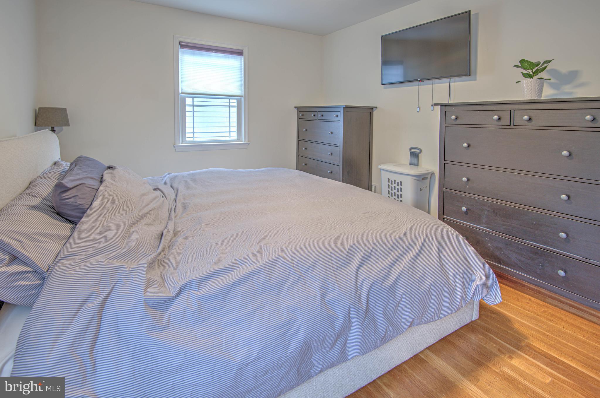 9509 Edgeley Road Bethesda, MD 20814 - Photo 11 of 24 Primary Bedroom