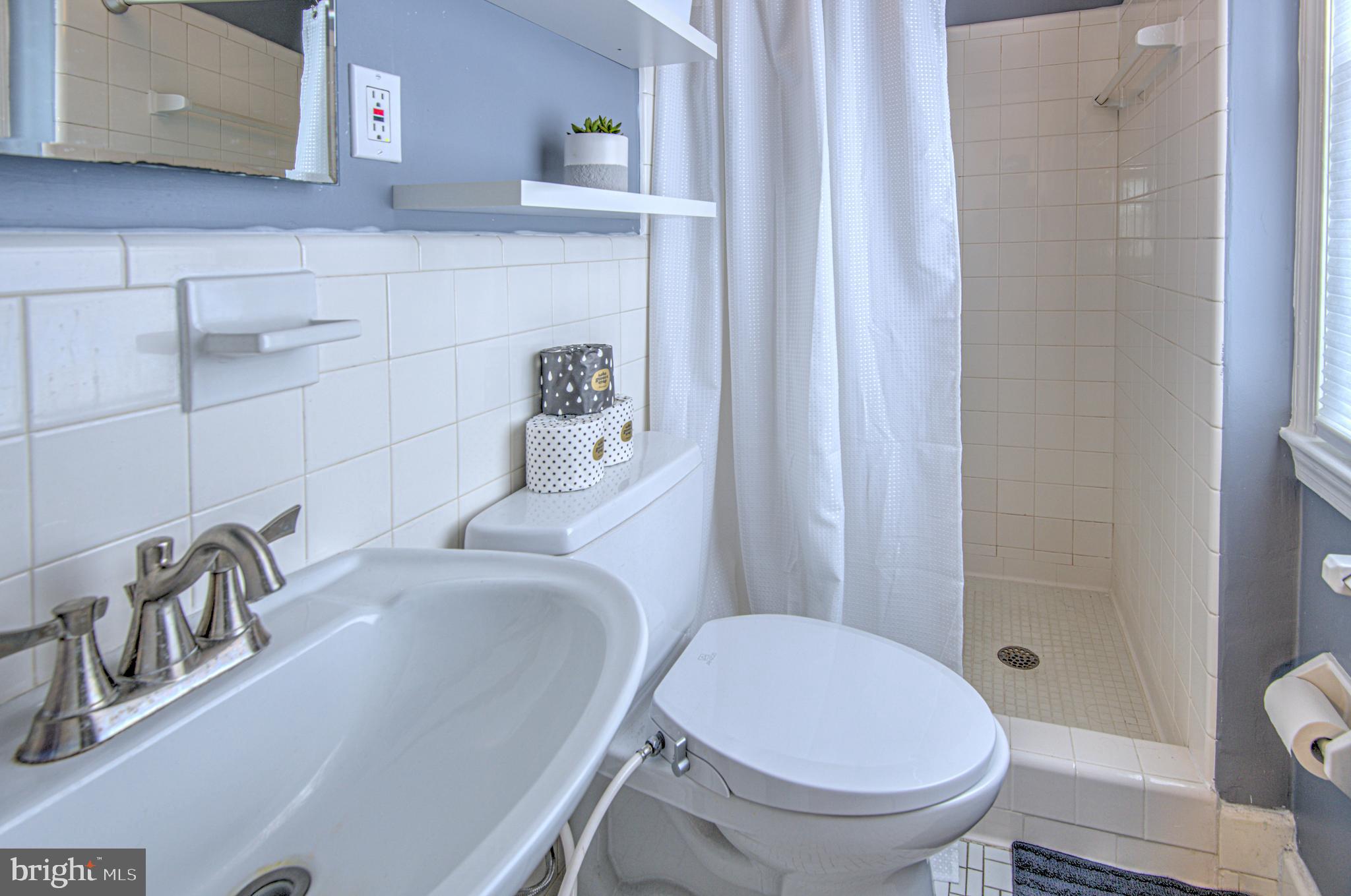 9509 Edgeley Road Bethesda, MD 20814 - Photo 13 of 24 Primary Bath