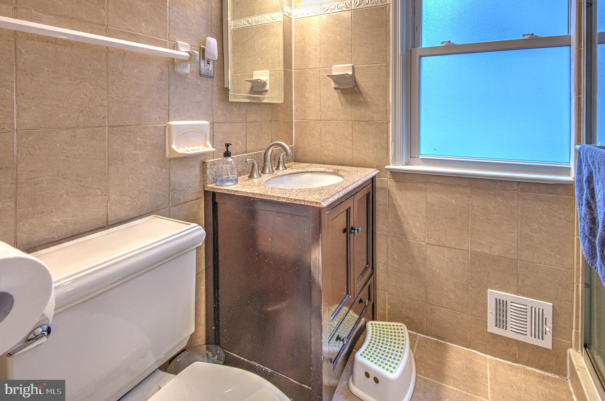 9509 Edgeley Road Bethesda, MD 20814 - Photo 18 of 24 Bath 3