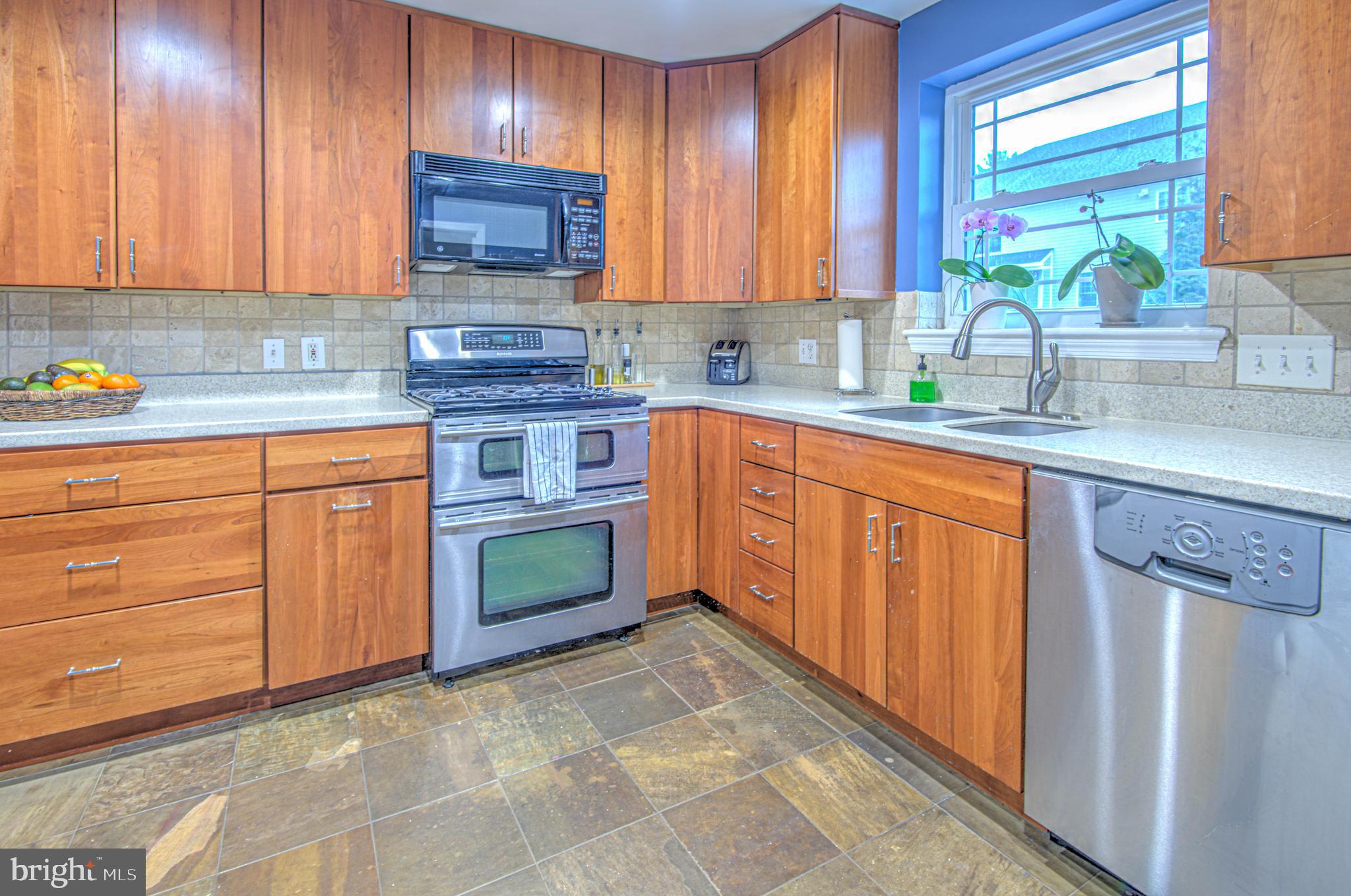 9509 Edgeley Road Bethesda, MD 20814 - Photo 8 of 24 Kitchen