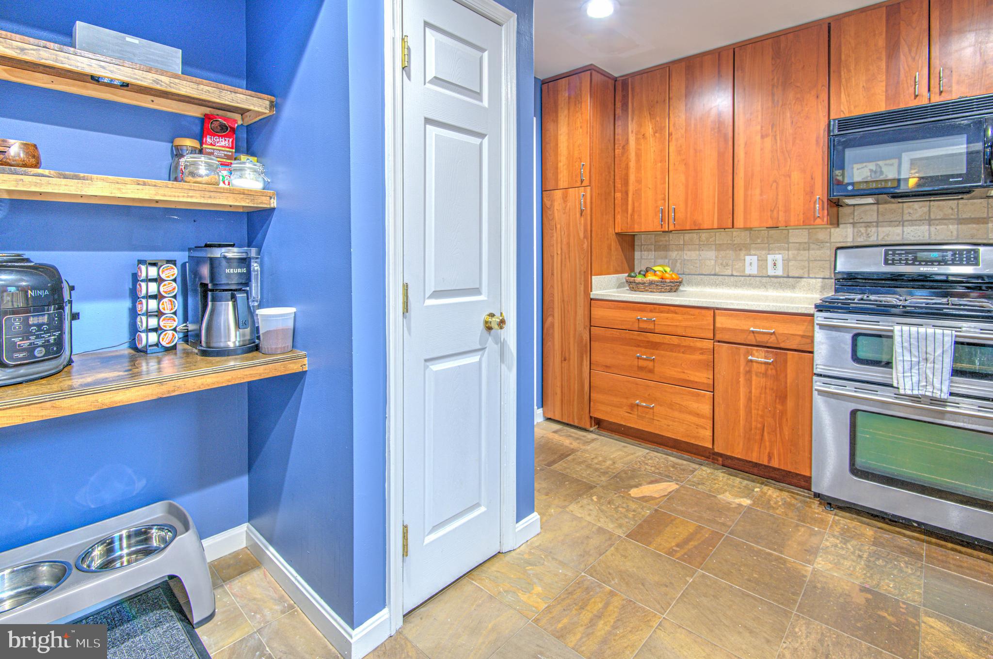 9509 Edgeley Road Bethesda, MD 20814 - Photo 9 of 24 Kitchen