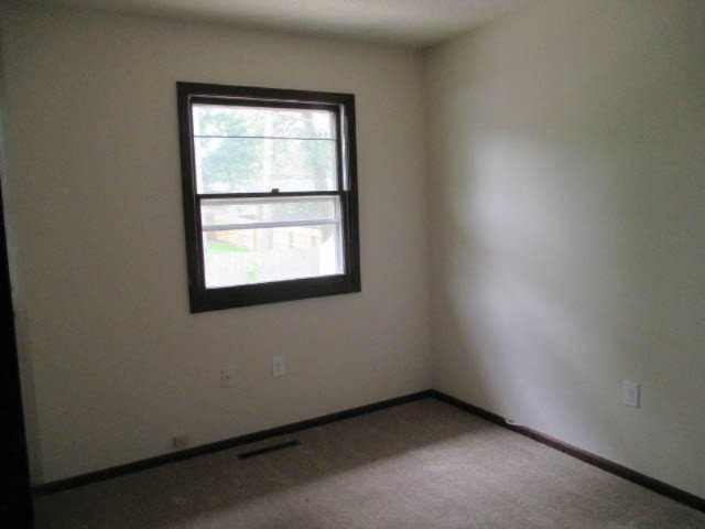 212 East Minges Road Battle Creek, MI 49015 - Photo 8 of 12 IMG_8567