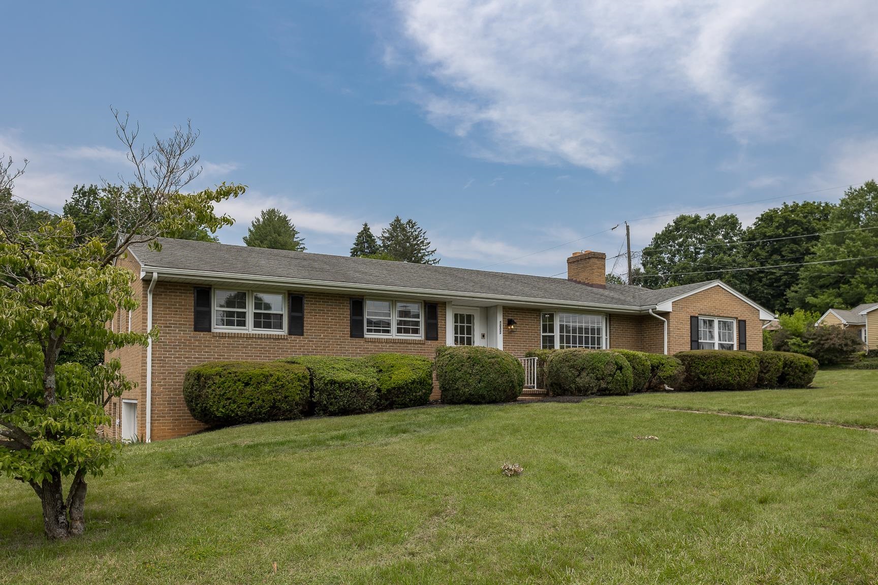 1002 North Coalter Street Staunton, VA 24401 - Photo 2 of 36 a view of a house with a outdoor space