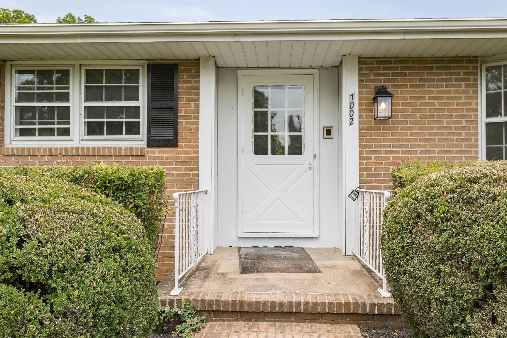 1002 North Coalter Street Staunton, VA 24401 - Photo 4 of 36 a view of entrance front of house