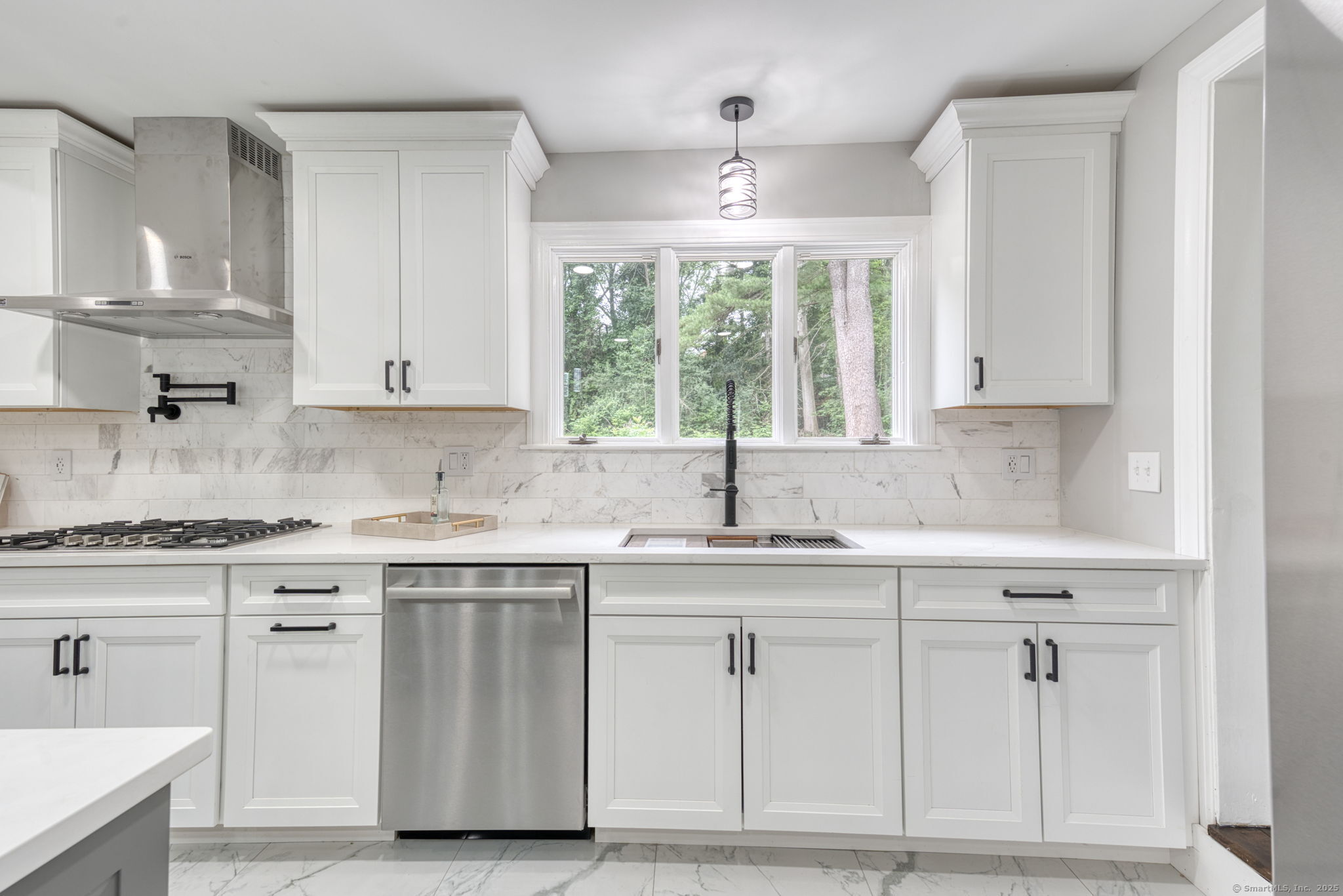 175 Scarborough Street Hartford, CT 06105 - Photo 12 of 40