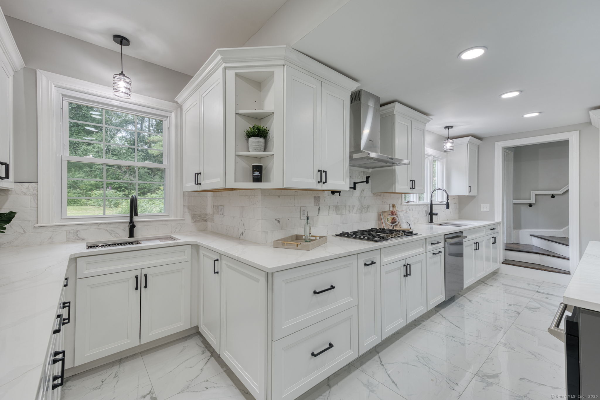 175 Scarborough Street Hartford, CT 06105 - Photo 7 of 40