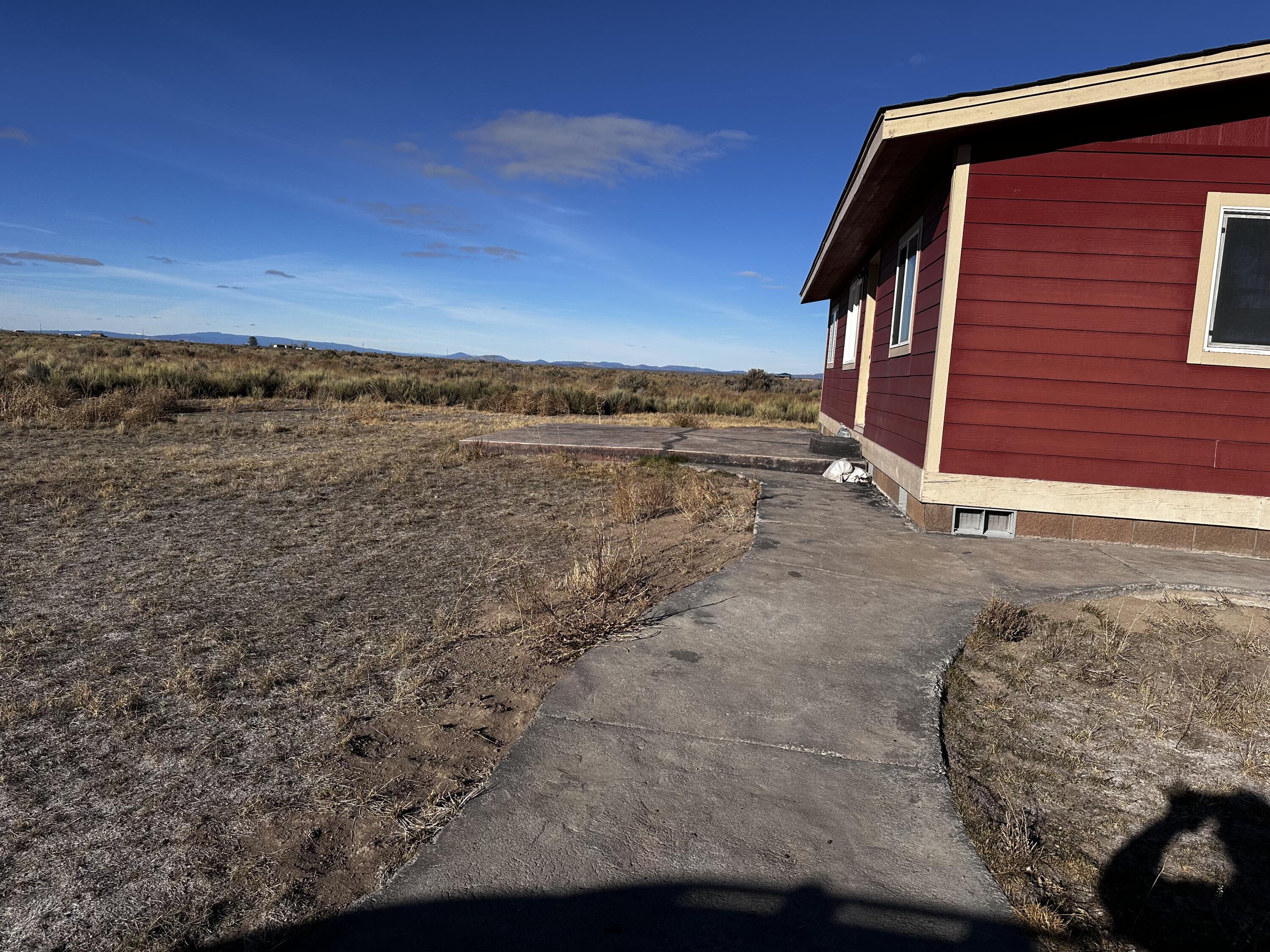 46864 Tucker Road Christmas Valley, OR 97641 - Photo 13 of 39 Walkway and patio