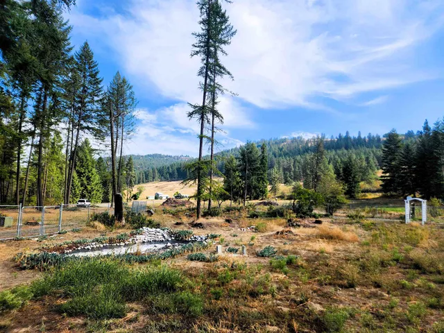 $435,000 | 2594 Bossburg Road, Evans, WA 99126