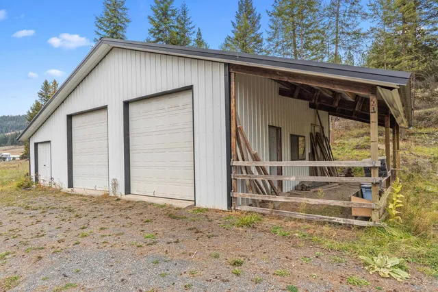 $435,000 | 2594 Bossburg Road, Evans, WA 99126
