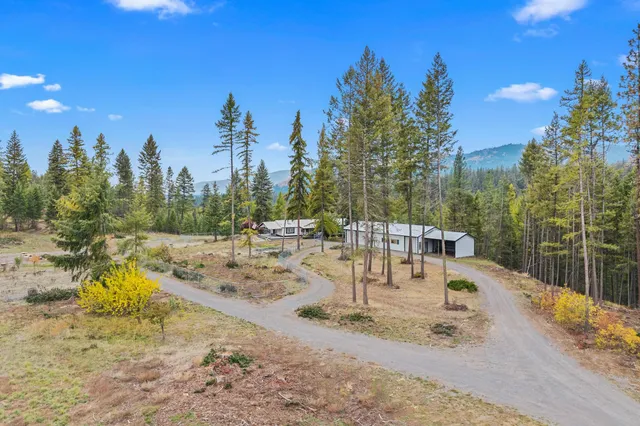 $435,000 | 2594 Bossburg Road, Evans, WA 99126