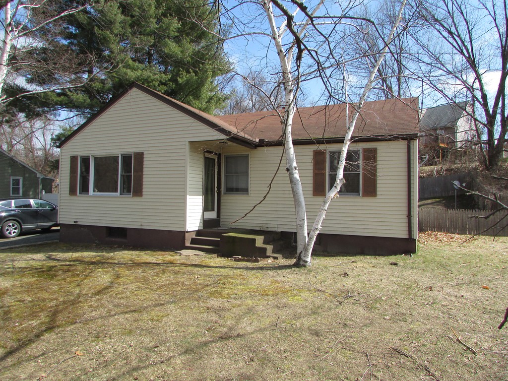 173 Stapleton Road Springfield, MA 01109 - Photo 3 of 11