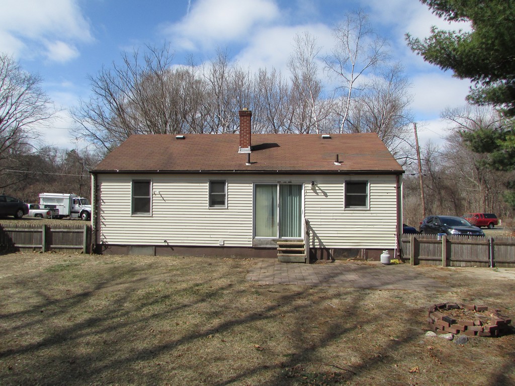 173 Stapleton Road Springfield, MA 01109 - Photo 5 of 11