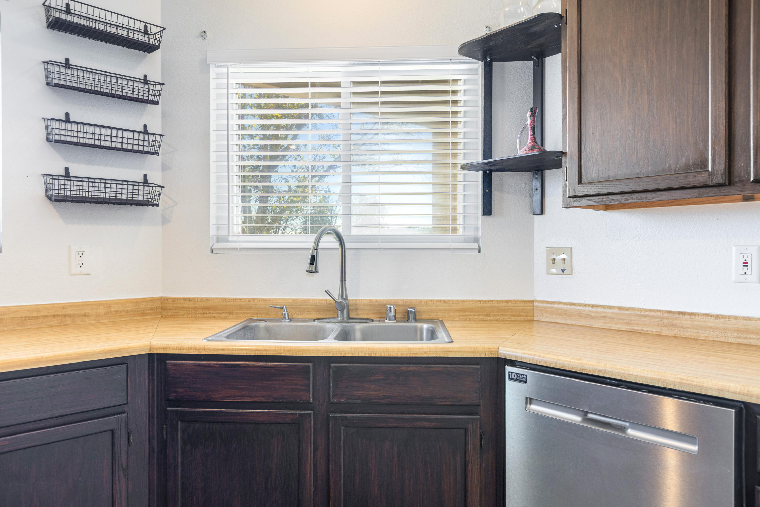 309 Asbury Road Northeast Rio Rancho, NM 87124 - Photo 11 of 26 Gallery Image 11