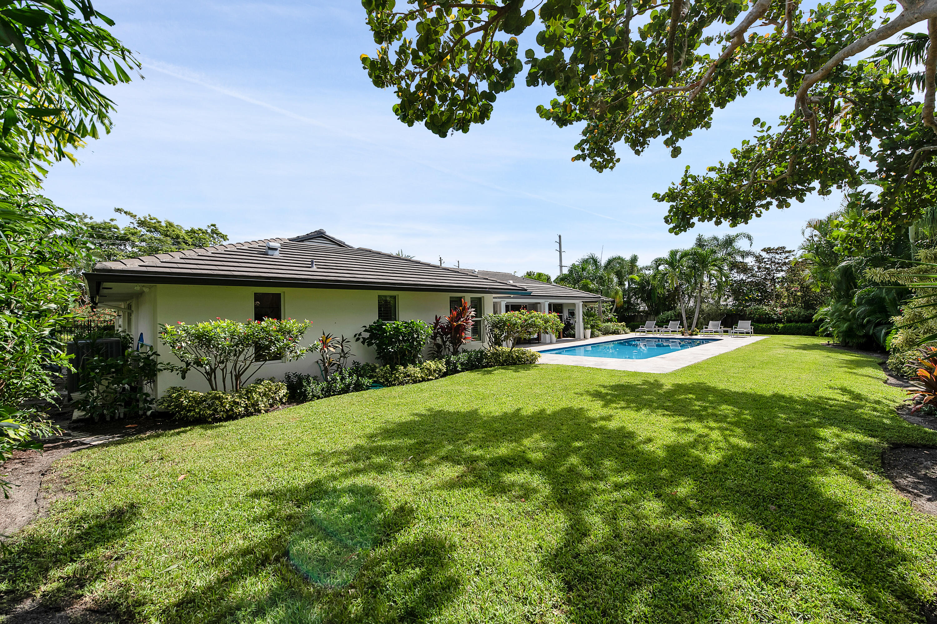 940 Southwest 14th Drive Boca Raton, FL 33486 - Photo 3 of 47 Exterior (18)