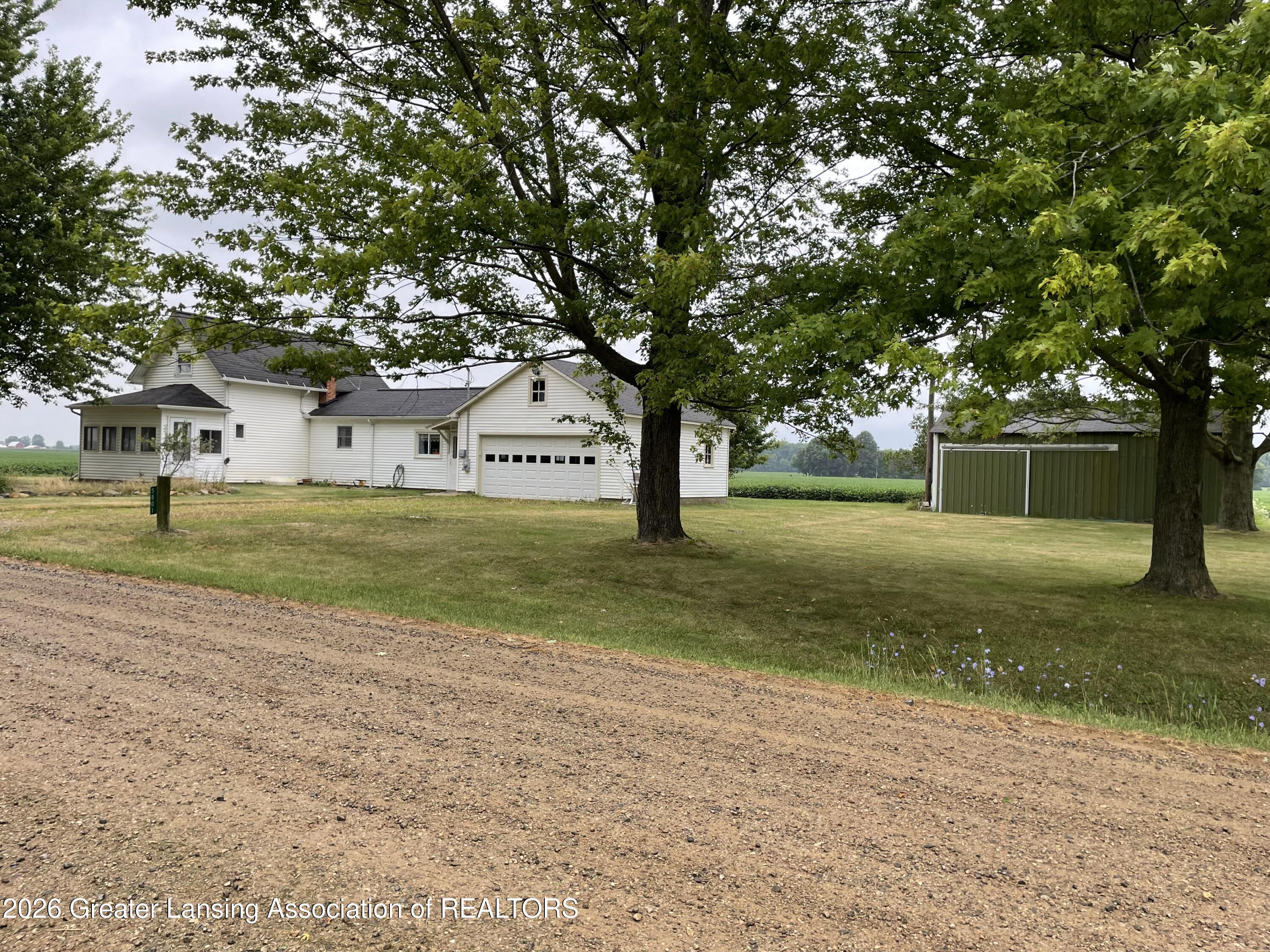 5801 North Kerby Road Owosso, MI 48867 - Photo 3 of 19 IMG_1603