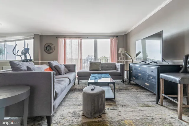 $2,800 | 4343 Cherry Hill Road, Unit 701, Arlington, VA 22207