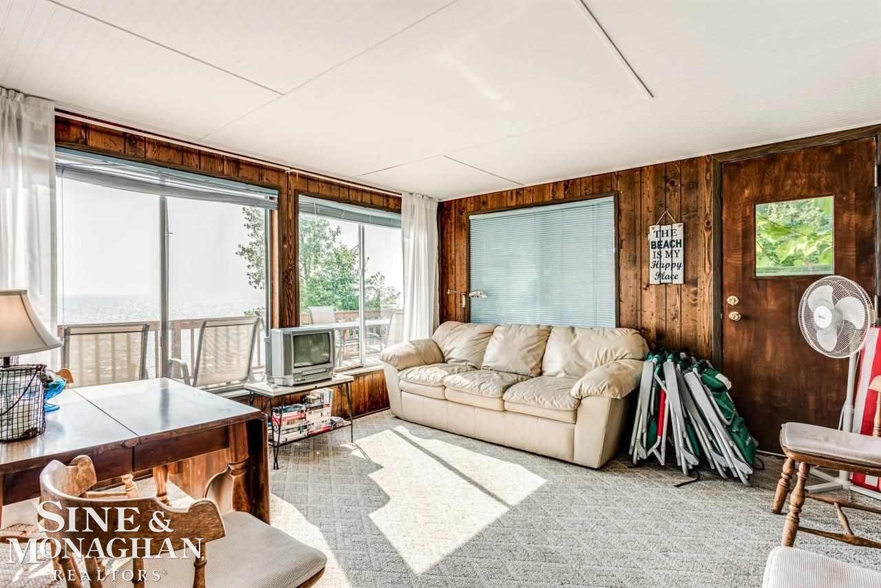 2427 South Lakeshore Road Applegate, MI 48401 - Photo 10 of 55 Beach House