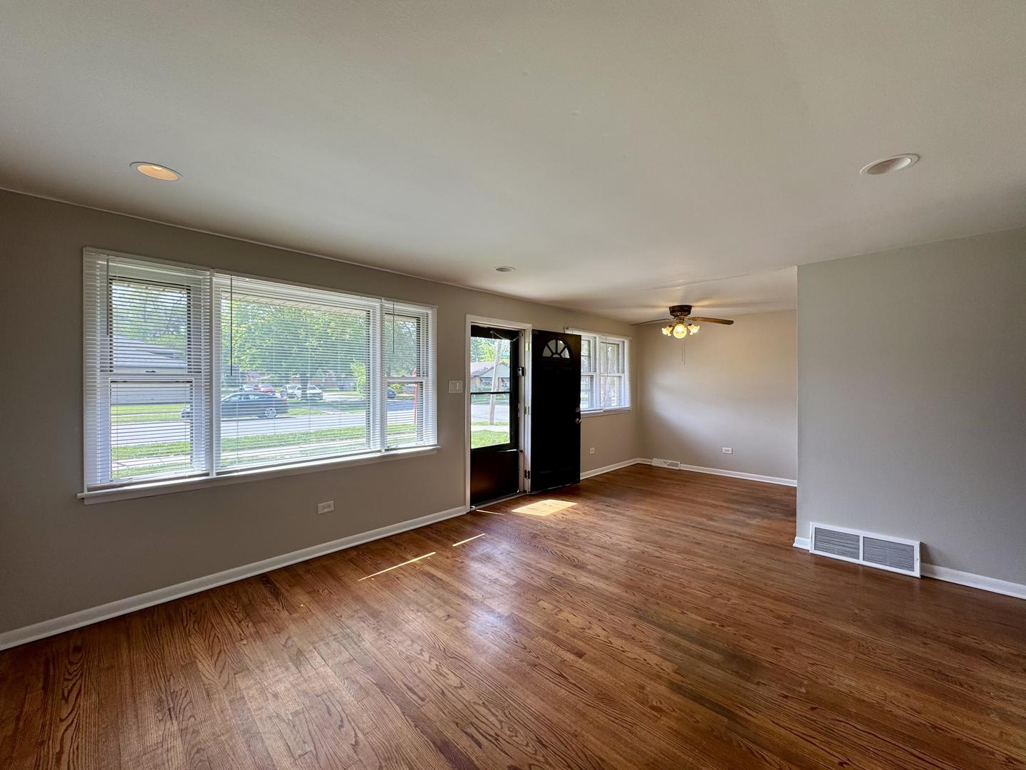 14401 Kolin Avenue Midlothian, IL 60445 - Photo 3 of 24