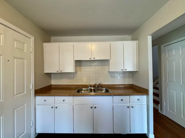 $226,000 | 14401 Kolin Avenue, Midlothian, IL 60445