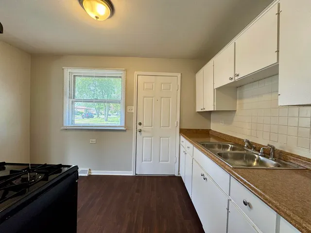 $226,000 | 14401 Kolin Avenue, Midlothian, IL 60445