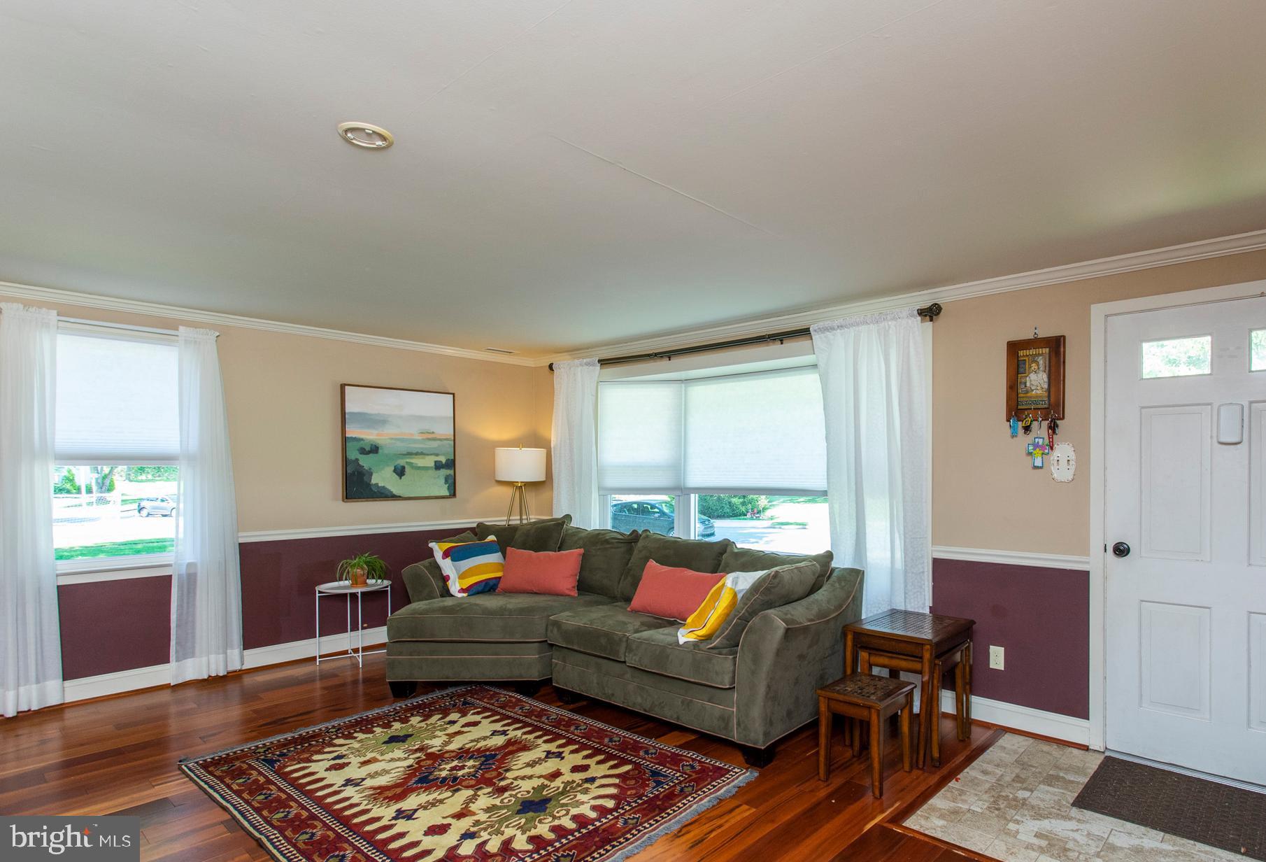 421 Suffolk Road Flourtown, PA 19031 - Photo 4 of 29