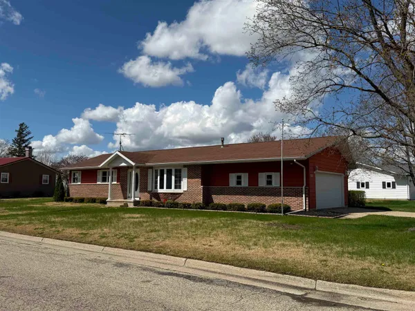 $319,900 | 207 Cedar Avenue, Brodhead, WI 53520