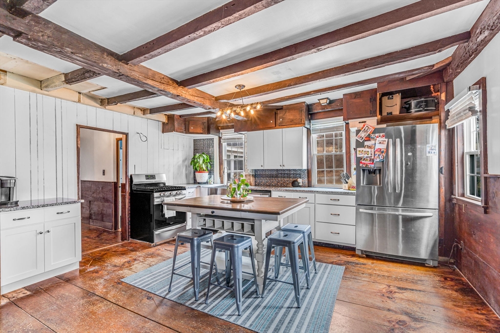 41 Wilder Road Bolton, MA 01740 - Photo 17 of 31