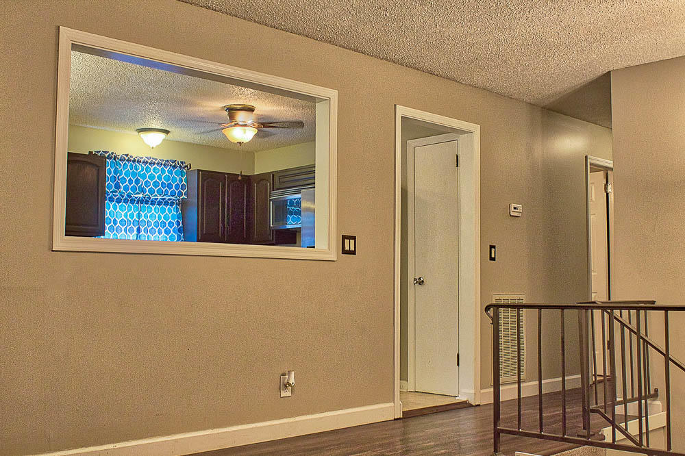 1488 Bowman Road Hixson, TN 37343 - Photo 8 of 30 living 2