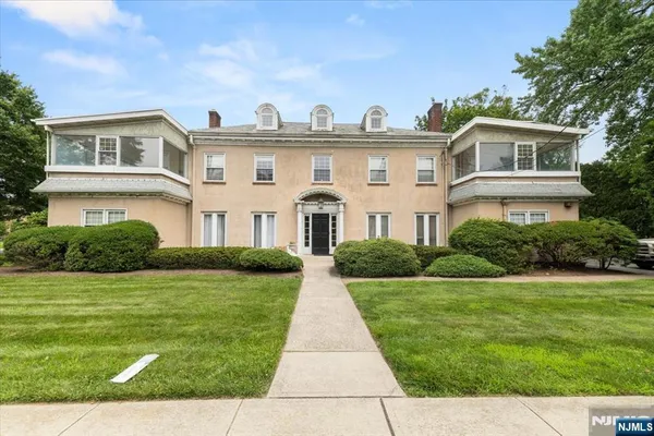 $5,900 | 61 Glenwood Road, Englewood, NJ 07631