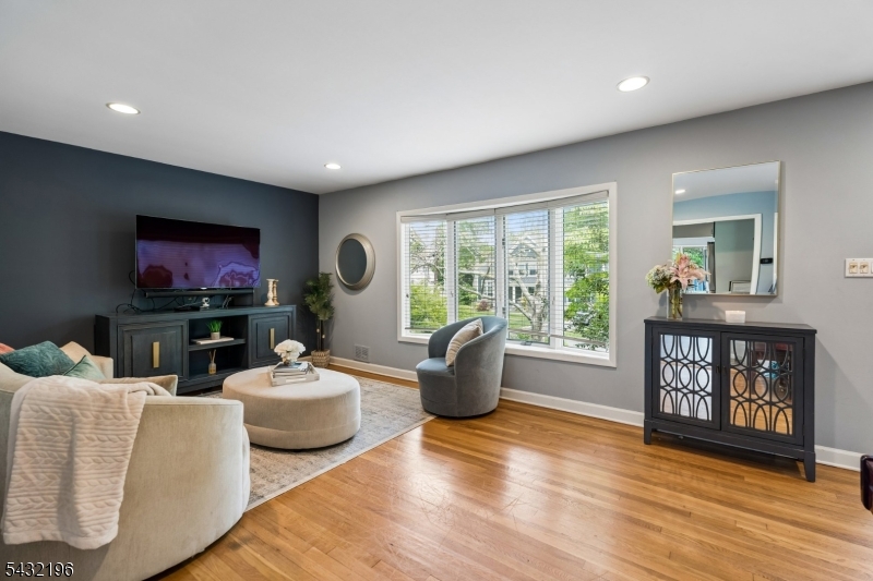 10 Keyes Street Florham Park, NJ 07932 - Photo 2 of 21