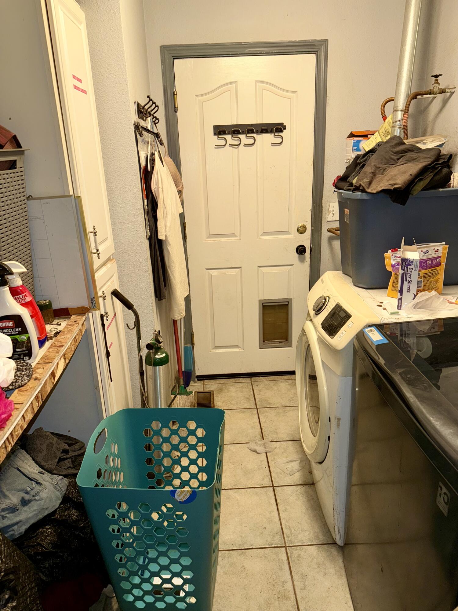 33368 Geta Way Shingletown, CA 96088 - Photo 19 of 20 a utility room with dryer and washer