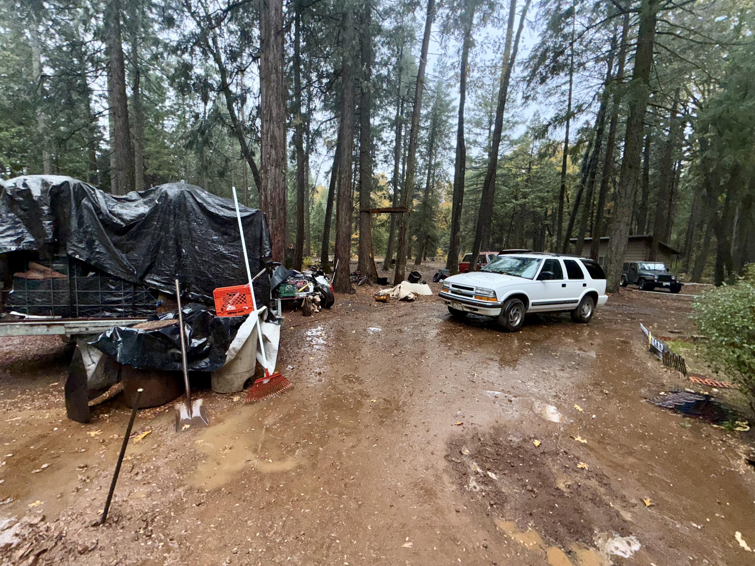 33368 Geta Way Shingletown, CA 96088 - Photo 8 of 20 a car parked in front of a white house