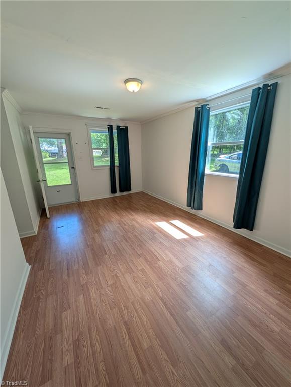 135 Redbud Road Eden, NC 27288 - Photo 5 of 24 Living Room