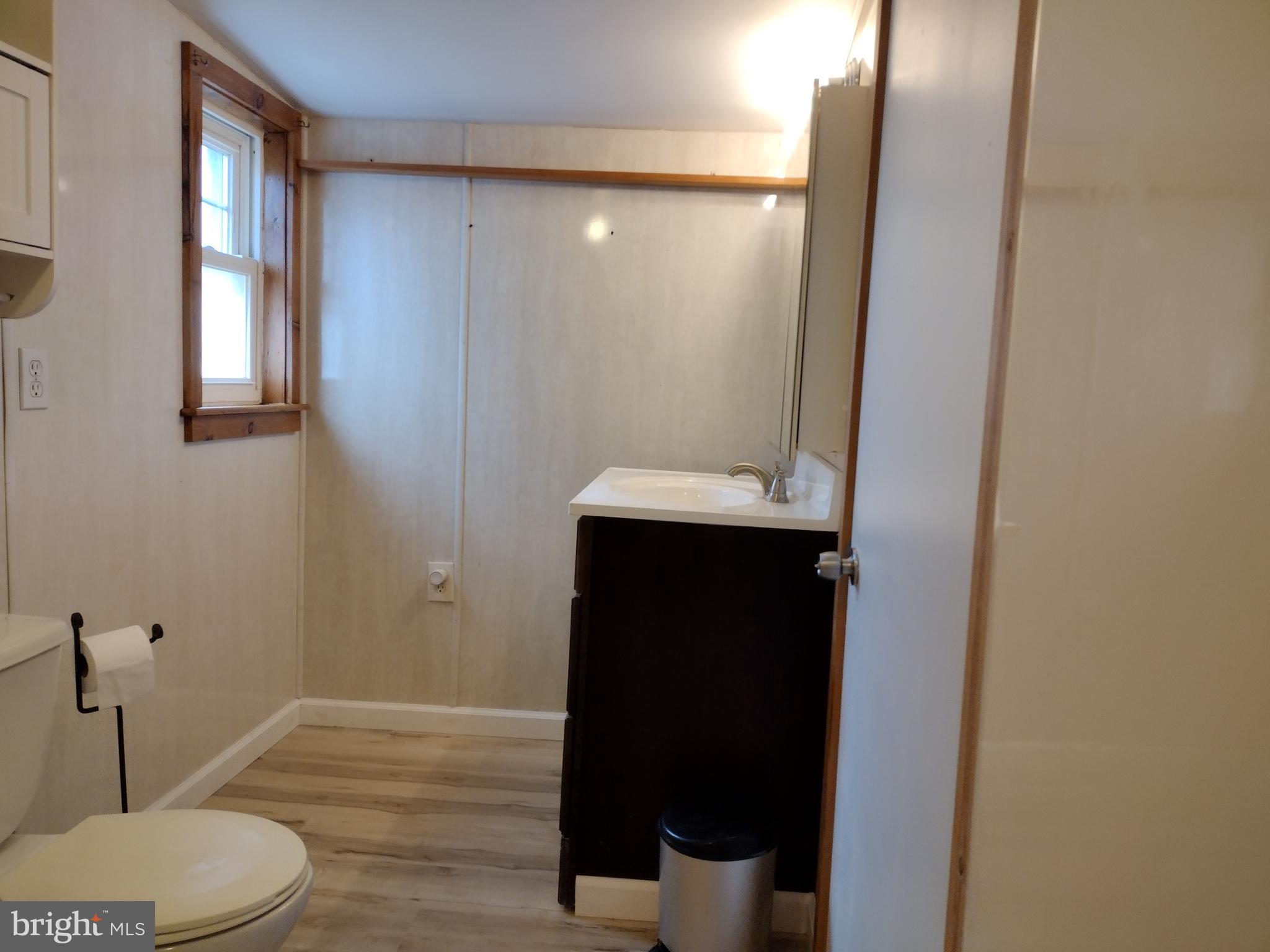 31 Berkley Park Road Reading, PA 19605 - Photo 17 of 29 1st floor full bath