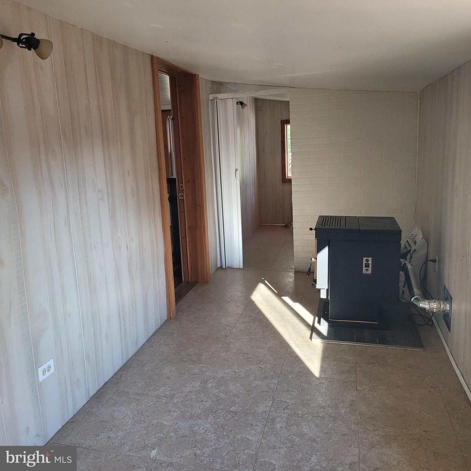 31 Berkley Park Road Reading, PA 19605 - Photo 2 of 29 Entance