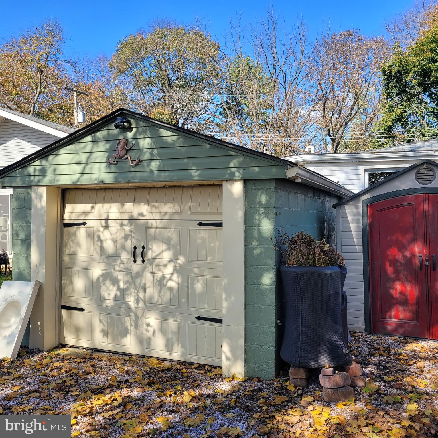 31 Berkley Park Road Reading, PA 19605 - Photo 25 of 29 garage