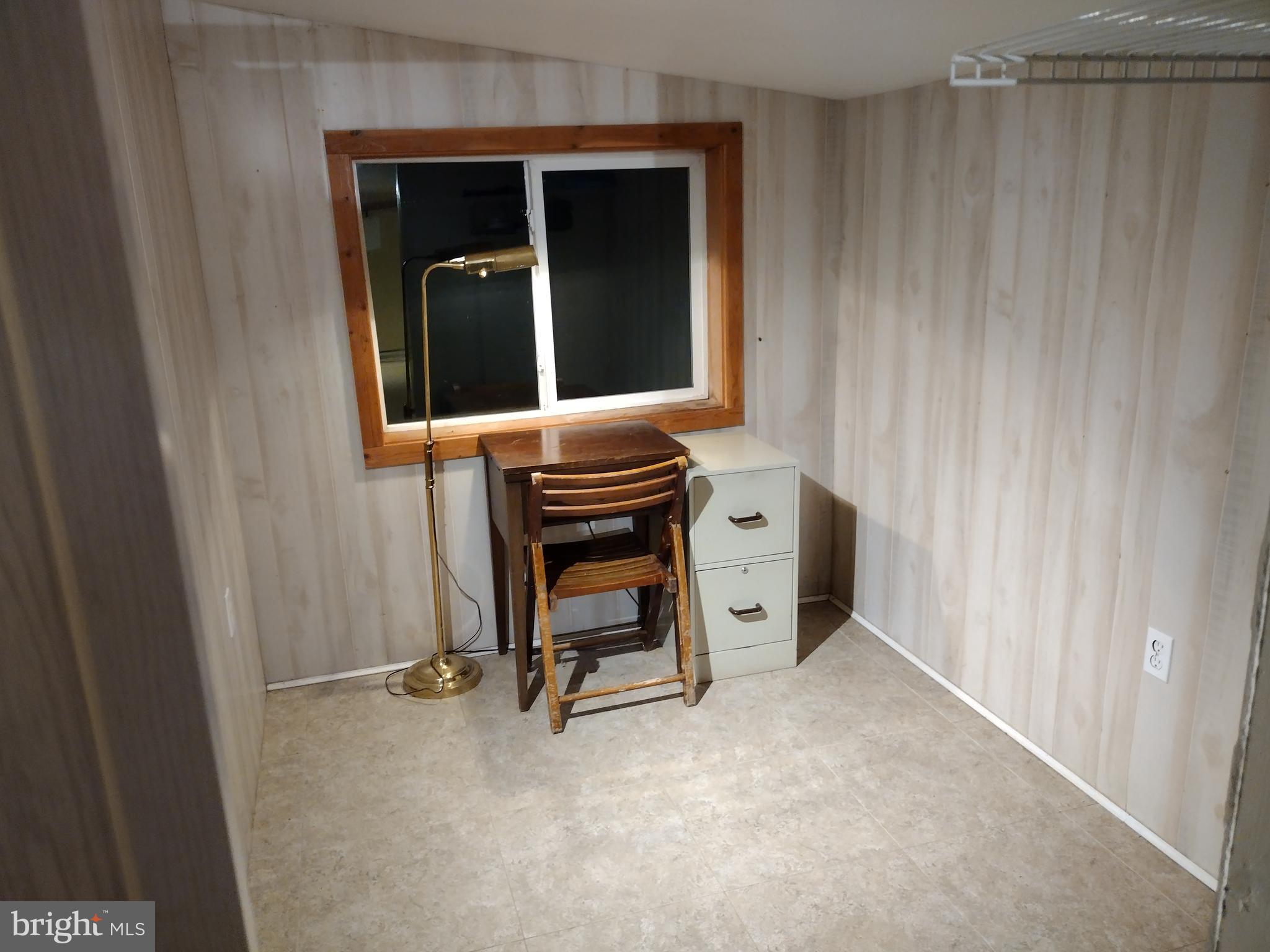31 Berkley Park Road Reading, PA 19605 - Photo 3 of 29 Office nook