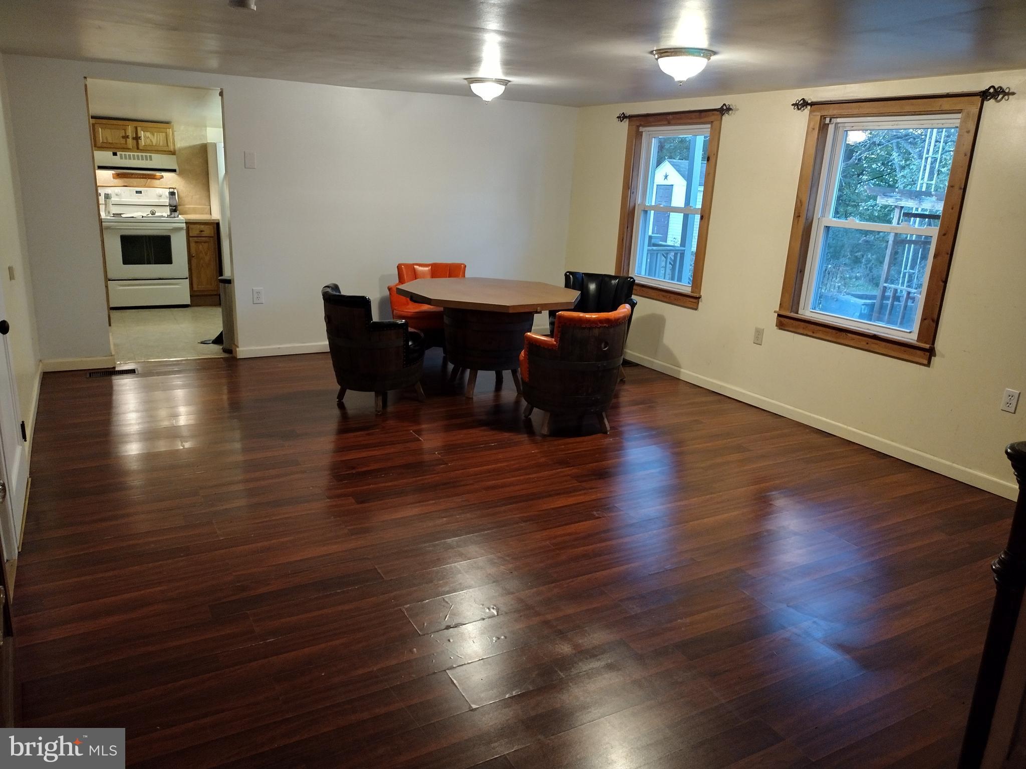 31 Berkley Park Road Reading, PA 19605 - Photo 4 of 29 Living Room/DR