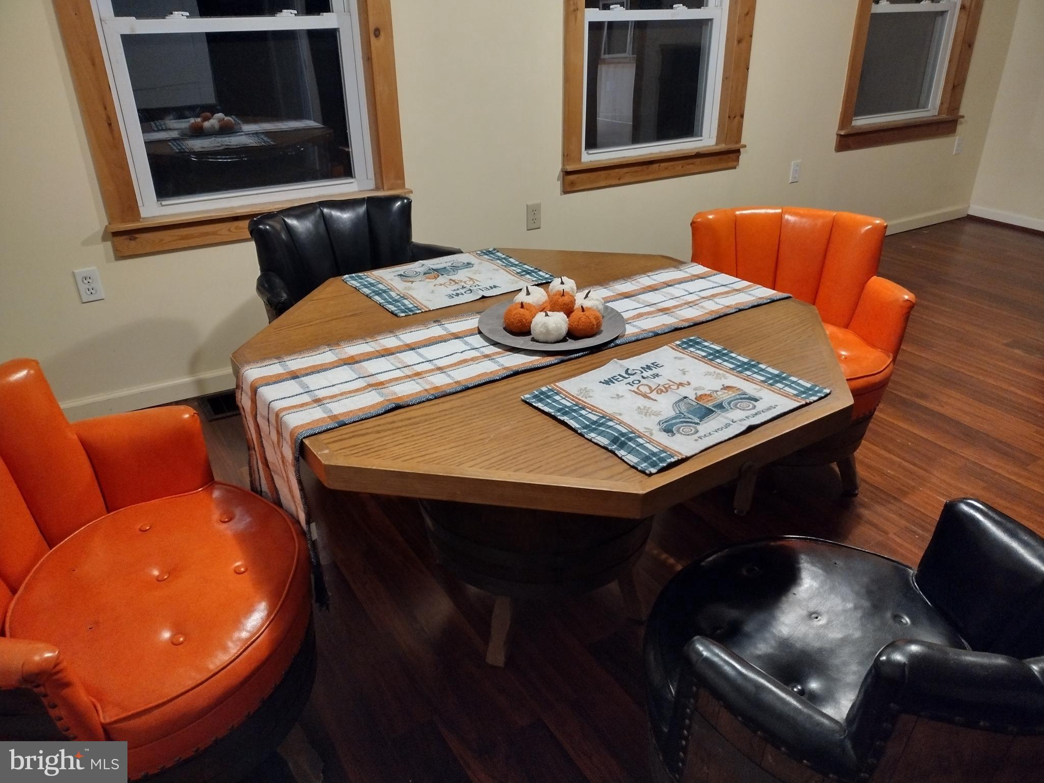 31 Berkley Park Road Reading, PA 19605 - Photo 5 of 29 dining area