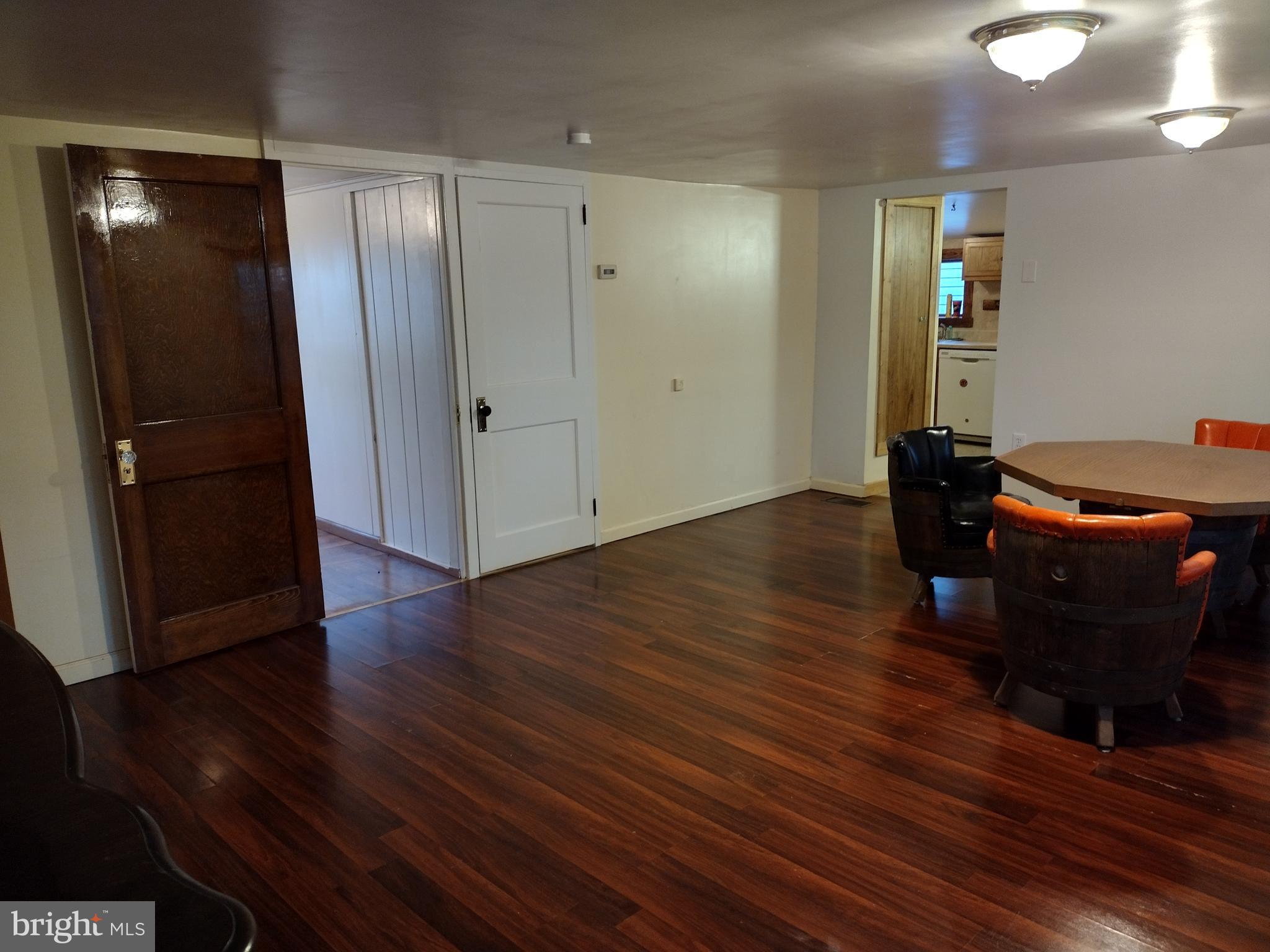 31 Berkley Park Road Reading, PA 19605 - Photo 6 of 29 Living Room